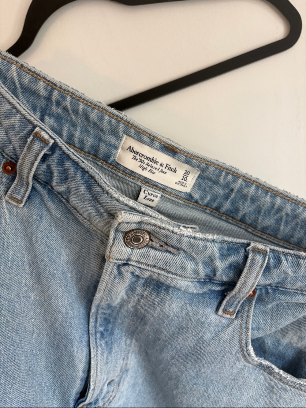 Abercrombie & Fitch Light Wash High-Rise Curve Jeans